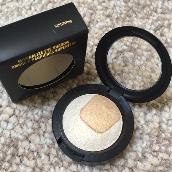 MAC Captivating Mineralize Eye Shadow Duo - Picture 1 of 4